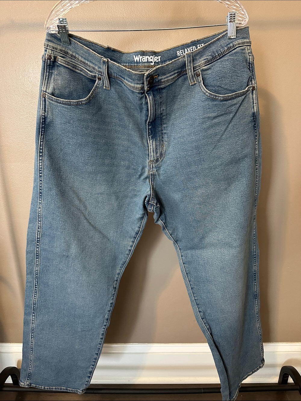 Wrangler Relaxed Fit Light Blue Men's Jeans Size 40x30
